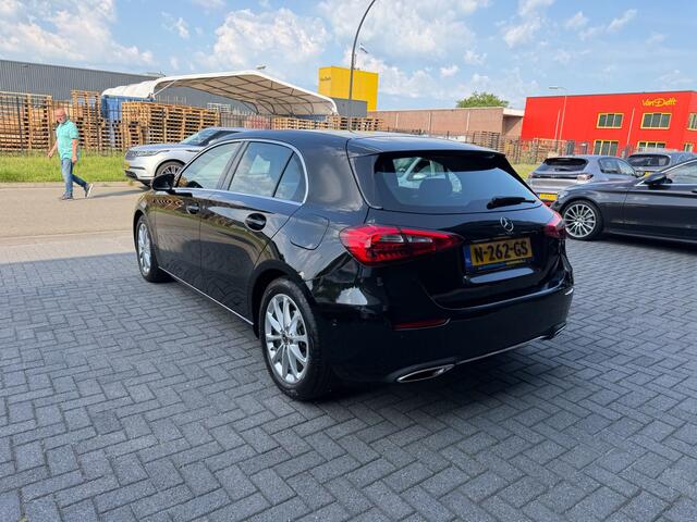 Mercedes-Benz A-KLASSE 180 Advantage | 1E EIGENAAR | 12MND GARANTIE | CRUISE | DAB | CARPLAY | CAMERA | AIRCO |