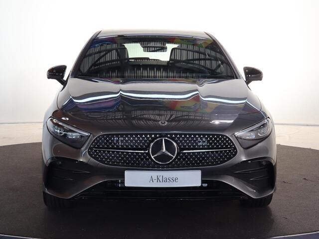 Mercedes-Benz A-KLASSE 250e Business Solution AMG | Panoramaschuifdak | Premium Plus | Head-up display | Dodehoekassistent |