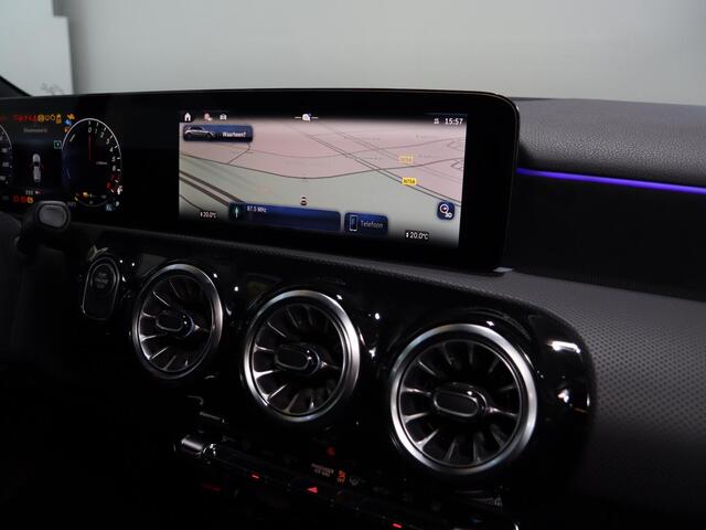 Mercedes-Benz A-KLASSE 250e Business Solution AMG | Panoramaschuifdak | Premium Plus | Head-up display | Dodehoekassistent |