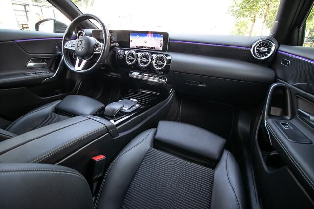 Mercedes-Benz A-KLASSE 200 Premium Plus Automaat - Navi | Camera | Stoelverwarming | Sfeerverlichting