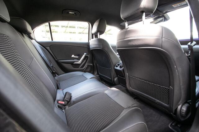 Mercedes-Benz A-KLASSE 200 Premium Plus Automaat - Navi | Camera | Stoelverwarming | Sfeerverlichting