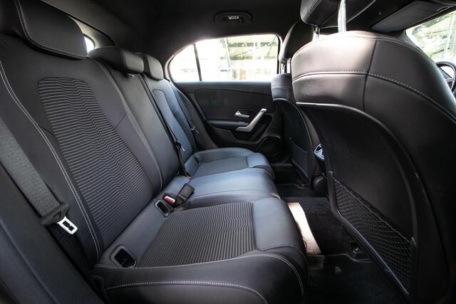 Mercedes-Benz A-KLASSE 200 Premium Plus Automaat - Navi | Camera | Stoelverwarming | Sfeerverlichting