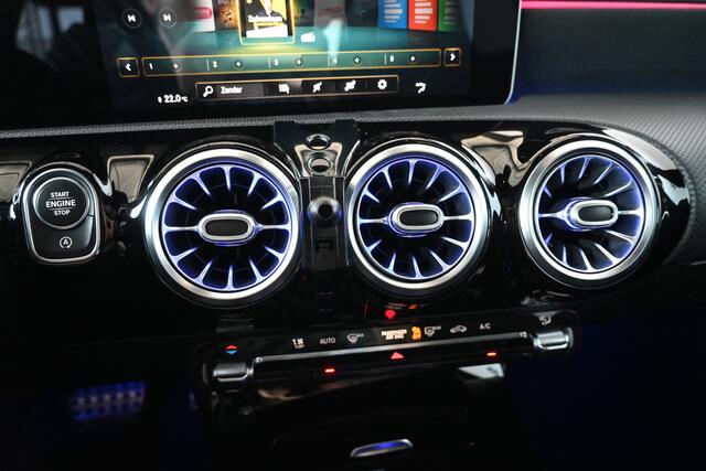 Mercedes-Benz A-KLASSE 180 Premium Plus Automaat Panormadak CarPlay Led Cruise Control Clima Sfeer Stoelverwarming Alcantara Inruil Mogelijk!