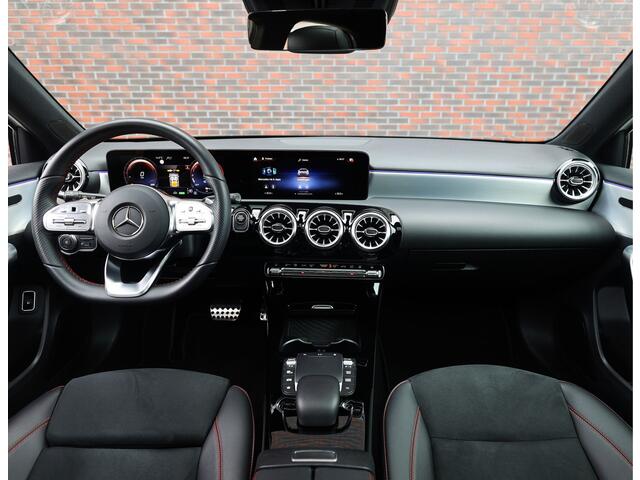 Mercedes-Benz A-KLASSE 250 e AMG Line | Pano - Camera - ACC