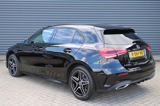 Mercedes-Benz A-KLASSE 250 e AMG Line Sfeerverlichting Camera Stoelverwarming