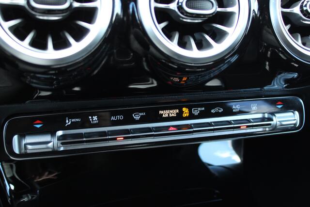 Mercedes-Benz A-KLASSE 250 e AMG Line Sfeerverlichting Camera Stoelverwarming