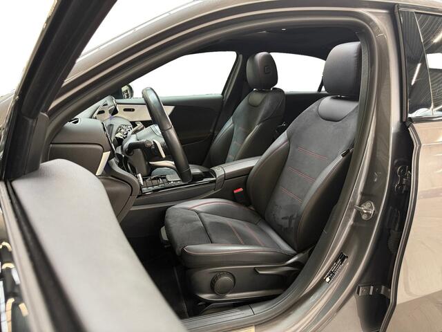 Mercedes-Benz A-KLASSE 250 e Business Solution AMG Limited I Panoramadak I Elek. Trekhaak I Widescreen I Alcantara I Sfeerverlichting