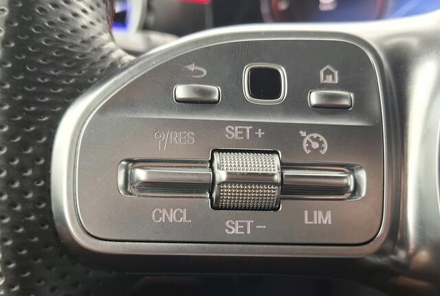 Mercedes-Benz A-KLASSE 180 AMG Line Navigatie / Cruise