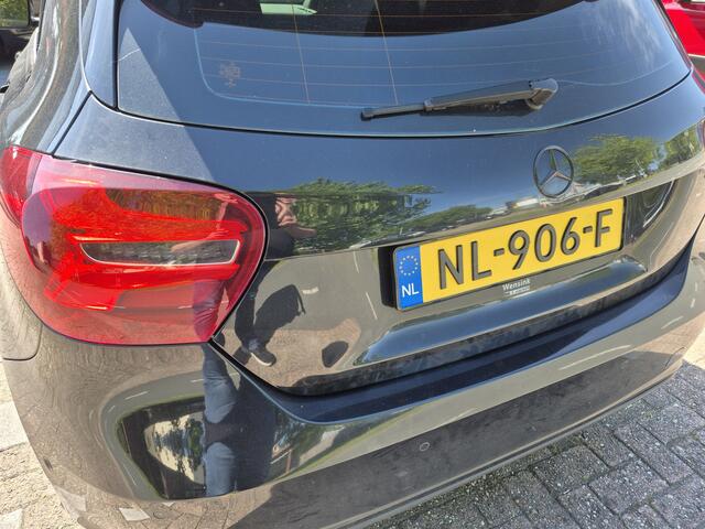 Mercedes-Benz A-KLASSE BWJ 2017 | 180 d Business Solution | CLIMA | NAVI | CAMERA A | SPORSTOELEN | LEDER/STOF | PDC 2X | LED/XENON | AMG SPOILER | DONKER GLAS |
