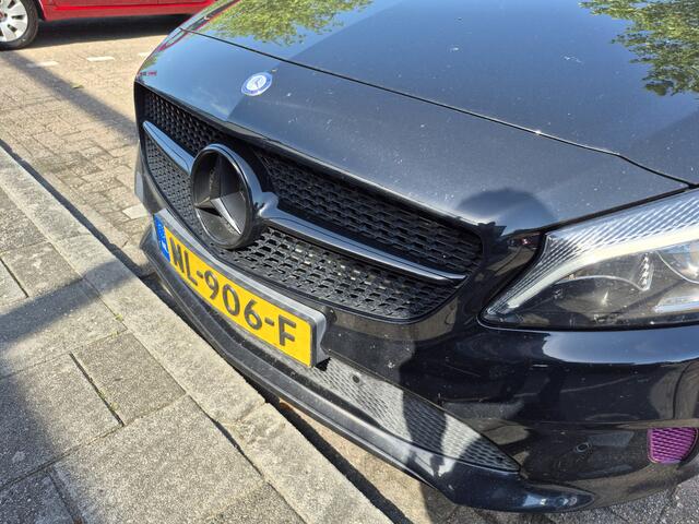 Mercedes-Benz A-KLASSE BWJ 2017 | 180 d Business Solution | CLIMA | NAVI | CAMERA A | SPORSTOELEN | LEDER/STOF | PDC 2X | LED/XENON | AMG SPOILER | DONKER GLAS |