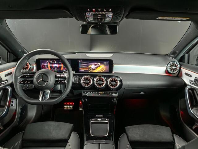 Mercedes-Benz A-KLASSE Hatchback 250 e Business Solution AMG Premium PLUS | Panorama dak