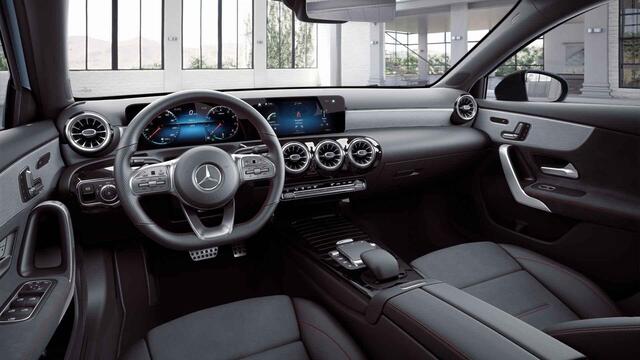 Mercedes-Benz A-KLASSE 180 Business Solution AMG | Night | Panoramadak | Trekhaak | Keyless | Memory | Premium Sound | Multibeam | Widescreen |
