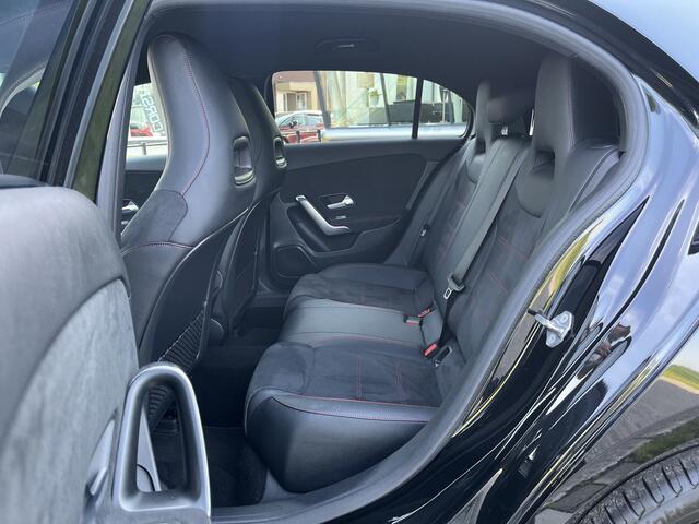 Mercedes-Benz A-KLASSE 250 e Premium Plus AMG Leder bekleding Breedbeeld