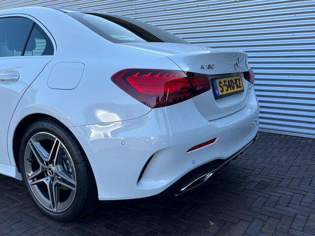 Mercedes-Benz A-KLASSE 180 AMG Line