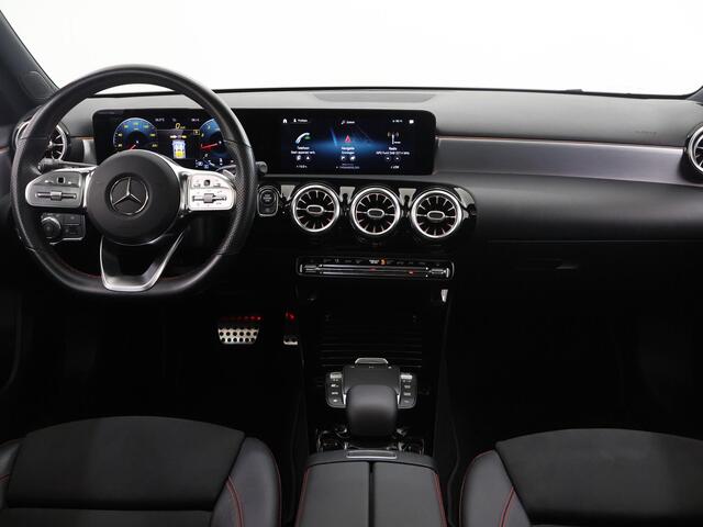 Mercedes-Benz A-KLASSE 180 Business Solution AMG | Night | Panoramadak | Trekhaak | Keyless | Memory | Premium Sound | Multibeam | Widescreen |