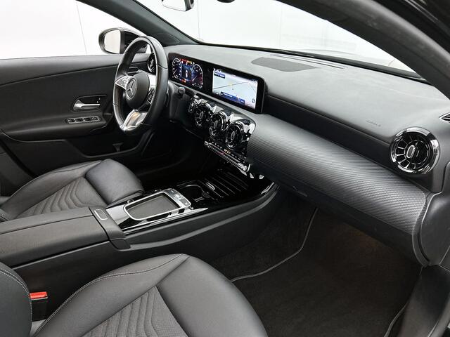 Mercedes-Benz A-KLASSE 180 Star Edition | Dode Hoek Ass | Stoelverwarming | LED Verlichting | Parkeerpakket met Camera | Inclusief 24 maanden Mercedes-Benz Certified garantie voor Europa.