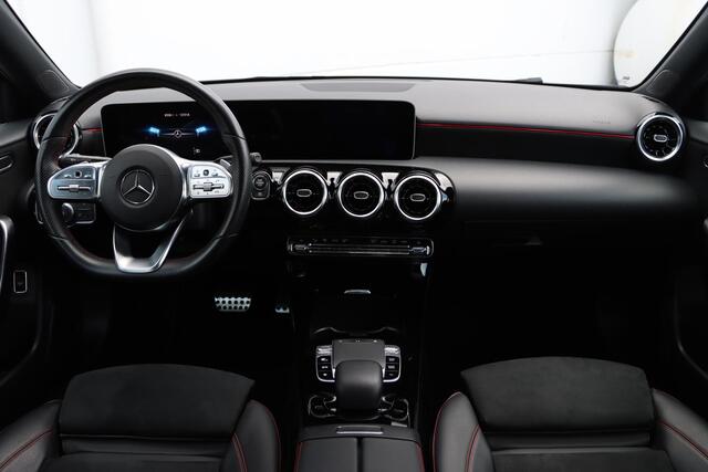 Mercedes-Benz A-KLASSE 180 Business Solution AMG 136pk Automaat