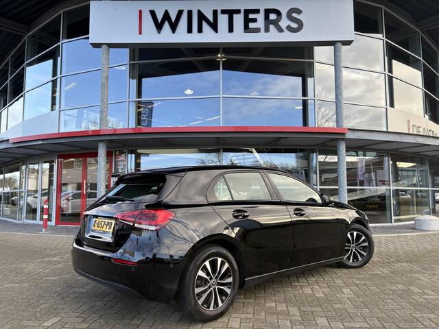 Mercedes-Benz A-KLASSE 180 Business Solution | Navigatie | Camera | Stoelverwarming | Cruise Control | Climate Control |
