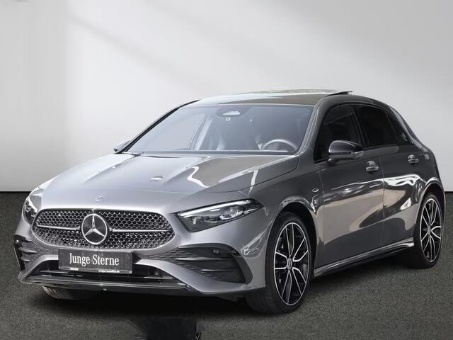 Mercedes-Benz A-KLASSE 250e AMG ** NIGHT, MBUX+, PANO, MEMO, DISTR, 2-Zone CLIMA, 19-inch LMV, ** 1e EIG - UNFALLFREI ** ** INFORMEER OOK NAAR ONZE AANTREKKELIJKE FINANCIAL-LEASE TARIEVEN **