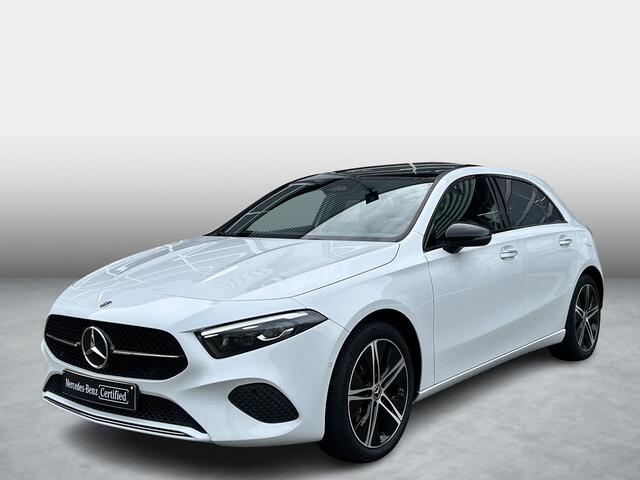 Mercedes-Benz A-KLASSE 250 e Luxury | Panoramadak | Achteruitrijcamera | Stoelverwarming | Sfeerverlichting | Dodehoekassistent | Multibeam LED | Apple & Android Carplay