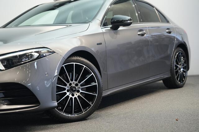 Mercedes-Benz A-KLASSE 250 e AMG ? PANO ? ADAP.CRUISE ? 360 CAM ? BURMESTER ? 19" LMV
