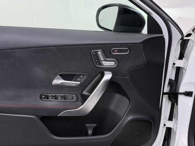 Mercedes-Benz A-KLASSE 250 AMG line | Pano Memory Multibeam Distronic