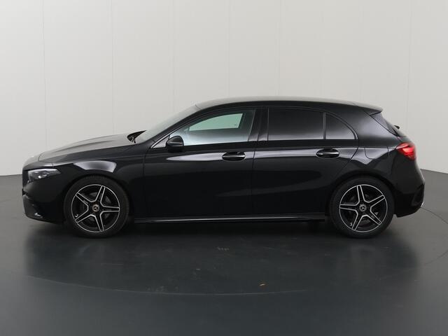 Mercedes-Benz A-KLASSE 180 AMG Line | Night | Burmester | Sfeerverlichting | Dodehoekassistent | Multibeam LED |