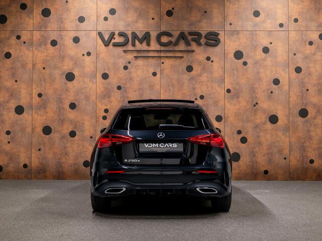 Mercedes-Benz A-KLASSE 250 e Star Edition AMG Line | Pano | Keyless | Dodehoekassist. | Achteruitrijcamera |