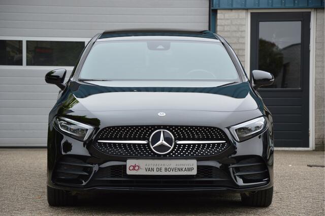 Mercedes-Benz A-KLASSE 250 e AMG Line PANORAMADAK | NIGHT-PAKKET | SFEERVERL | KEYLESS | TREKHAAK | MULTIBEAM | CAMERA | ENZ