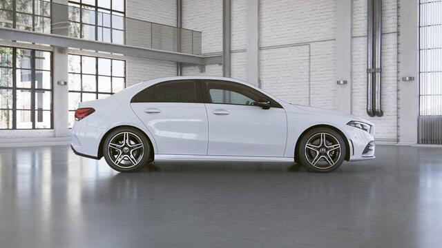 Mercedes-Benz A-KLASSE 180 Business Solution AMG | Night | Widescreen | Stoelverwarming | Achteruitrijcamera | Sfeerverlichting |