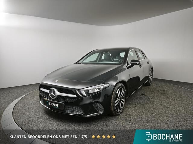 Mercedes-Benz A-KLASSE 180 Luxury Line | Trekhaak | Stoelverwarming | Navigatie | Climate Control |