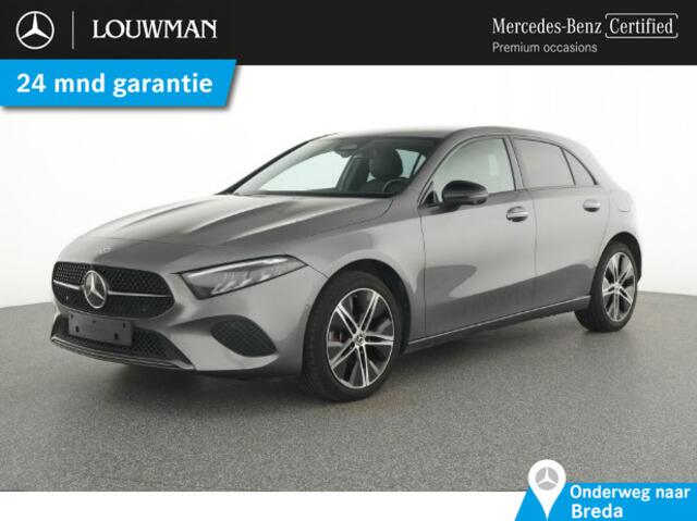 Mercedes-Benz A-KLASSE 250 e Luxury Plug-In Hybride Night Pakket | 18 Inch Velgen | Parkeerpakket met 360°-camera | Memory Voorstoelen | Distronic | Dodehoekassistent. Inclusief 24 maanden Mercedes-Benz Certified garantie voor Europa.