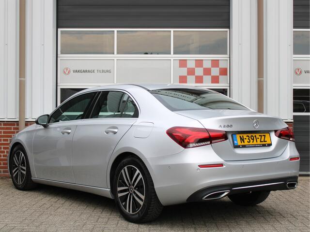 Mercedes-Benz A-KLASSE 200 Automaat 163PK Business Solution Luxury /NAVI/ACC/PDC/Camera/Leder/Lane assist/Stoelverwarming/Carplay/LED/NAP! 1e eig!