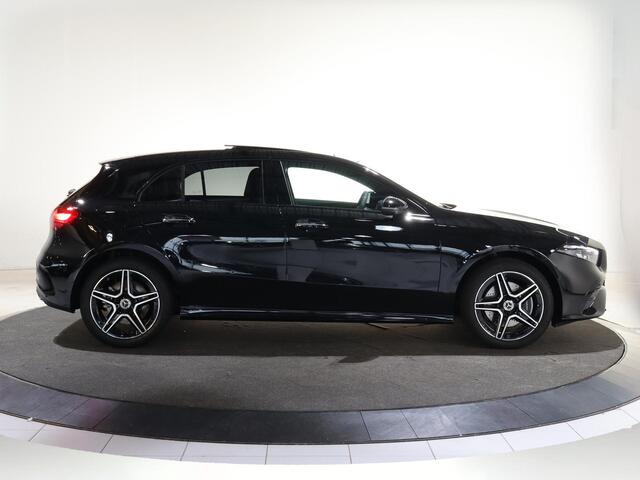 Mercedes-Benz A-KLASSE 250e Business Solution AMG | Panoramaschuifdak | Premium Plus | Head-up display | Dodehoekassistent |