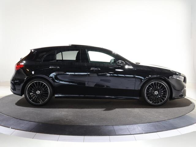 Mercedes-Benz A-KLASSE 180 Business Solution AMG | Panoramaschuifdak | Premium plus | Head-Up | Stoelverwarming | Achteruitrijcamera | MULTIBEAM LED |