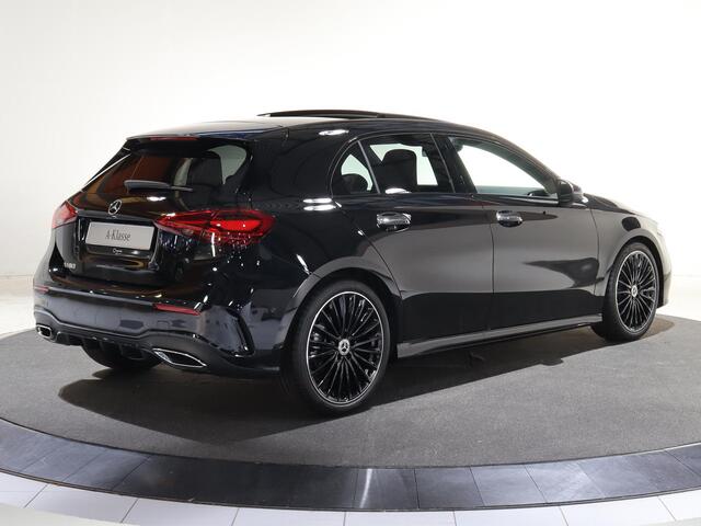Mercedes-Benz A-KLASSE 180 Business Solution AMG | Panoramaschuifdak | Premium Plus | 19"AMG-velgen | Head-up display | Dodehoekassistent |