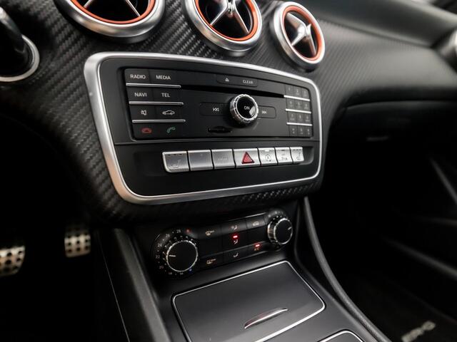 Mercedes-Benz A-KLASSE 180 AMG Night Edition Automaat (NAVIGATIE, LEDER/ALCANTARA, DIAMOND GRILL, STOELVERWARMING, GETINT GLAS, SPORTSTOELEN, CRUISE, LED KOPLAMPEN, NIEUWSTAAT)