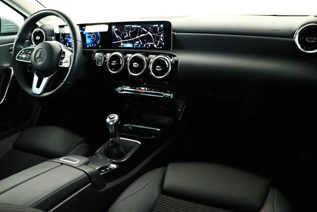 Mercedes-Benz A-KLASSE 200 Cruise / Navigatie / PDC / Bluetooth