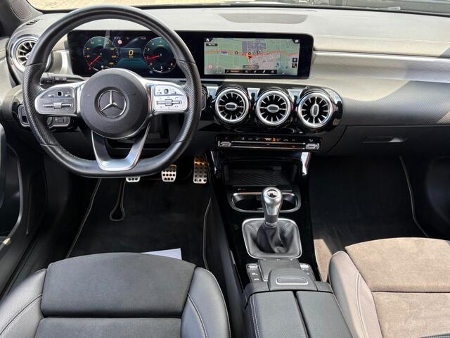 Mercedes-Benz A-KLASSE A180 EDITION AMG-LINE 122PK LED NAVI CAMERA SFEERVERLICHTING AIRCO LMV PDC