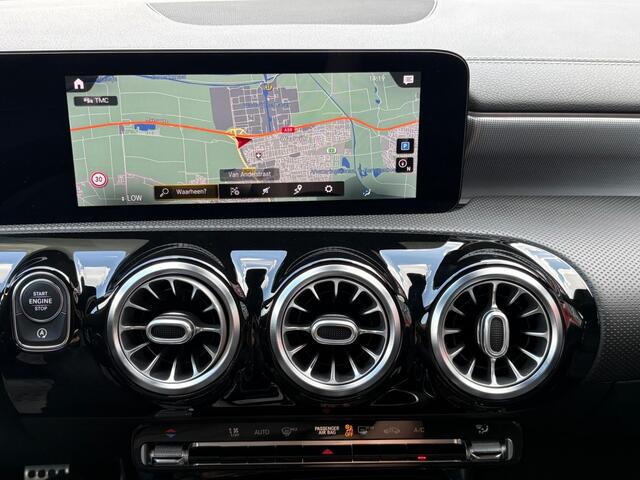 Mercedes-Benz A-KLASSE A180 EDITION AMG-LINE 122PK LED NAVI CAMERA SFEERVERLICHTING AIRCO LMV PDC