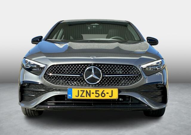 Mercedes-Benz A-KLASSE 250 e Business Solution AMG | Night Pakket | Panoramadak | MULTIBEAM LED Koplampen | Stoelverwarming | Sfeerverlichting | Apple CarPlay | Android Auto