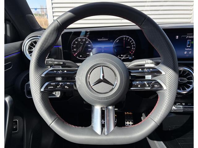 Mercedes-Benz A-KLASSE 250 e Business Solution AMG | Night Pakket | Panoramadak | MULTIBEAM LED Koplampen | Stoelverwarming | Sfeerverlichting | Apple CarPlay | Android Auto