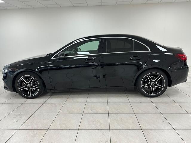 Mercedes-Benz A-KLASSE 200 Premium Trekhaak | Half leder | Camera