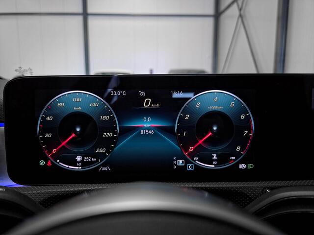 Mercedes-Benz A-KLASSE 180 AMG | Burmester | Panoramadak | Multibeam | Memory | Camera