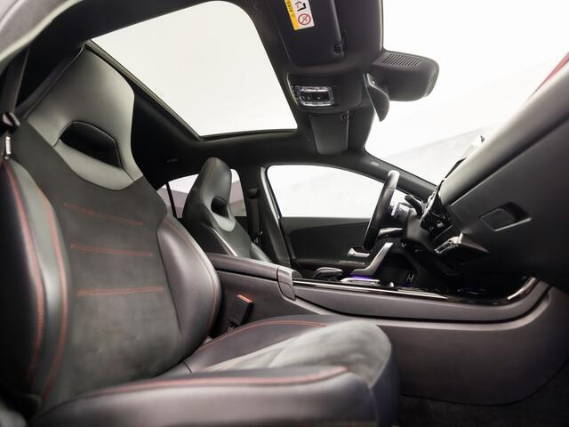 Mercedes-Benz A-KLASSE 250 e AMG Sport 218Pk Automaat (PANORAMADAK, GROOT NAVI, SFEERVERLICHTING, CAMERA, GETINT GLAS, SPORTSTOELEN, LEDER/ALCANTARA, STOELVERWARMING, NIEUWSTAAT)