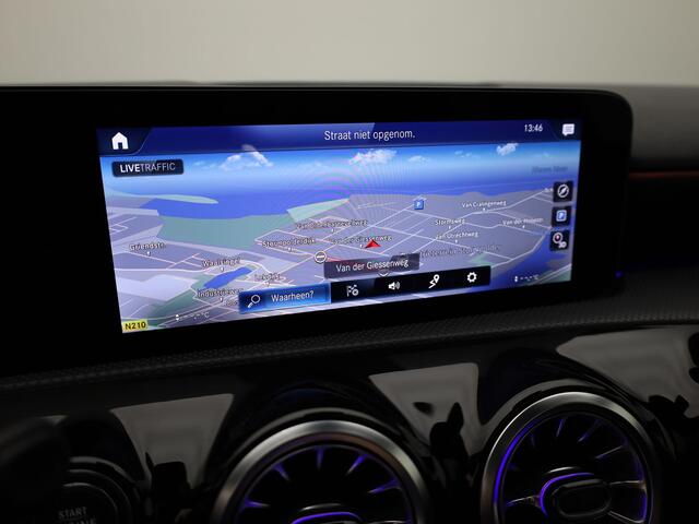 Mercedes-Benz A-KLASSE 180 AMG Line | Panodak | Camera | Sfeer | Keyless | Prijs Rijklaar!!