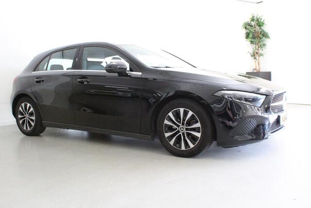 Mercedes-Benz A-KLASSE 180 Business Line | 16'LMV | NAVIGATIE | LEDER/STOF | CAMERA | DAB-RADIO | KEYLESS | CLIMA |