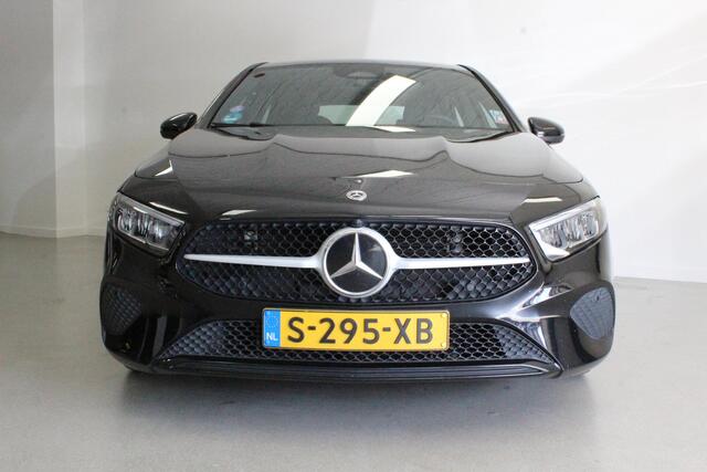 Mercedes-Benz A-KLASSE 180 Business Line | 16'LMV | NAVIGATIE | LEDER/STOF | CAMERA | DAB-RADIO | KEYLESS | CLIMA |