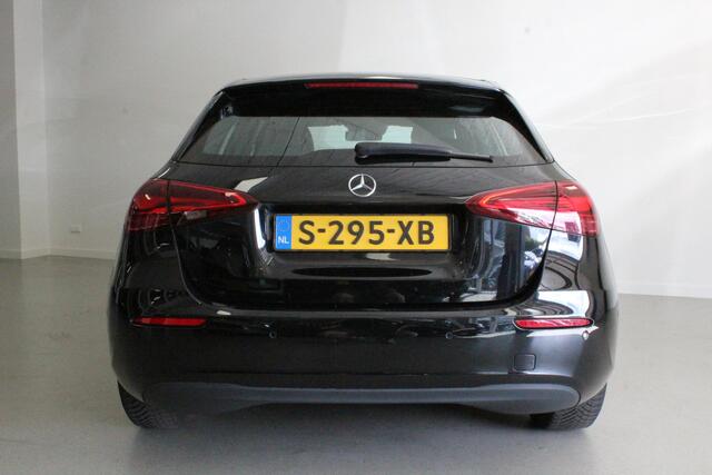 Mercedes-Benz A-KLASSE 180 Business Line | 16'LMV | NAVIGATIE | LEDER/STOF | CAMERA | DAB-RADIO | KEYLESS | CLIMA |