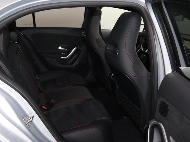 Mercedes-Benz A-KLASSE 250e Business Solution AMG | Panoramaschuifdak | Premium Plus | Head-up display | Dodehoekassistent |